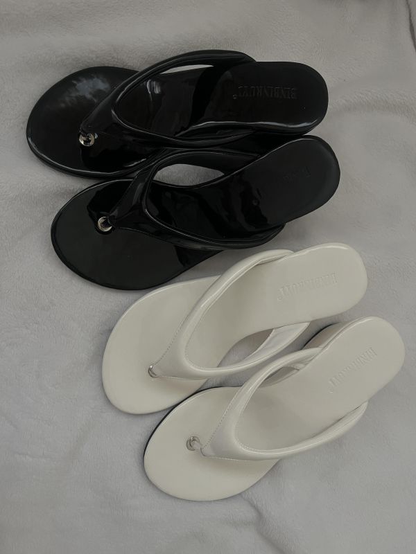 漆皮夏日百搭拖鞋 