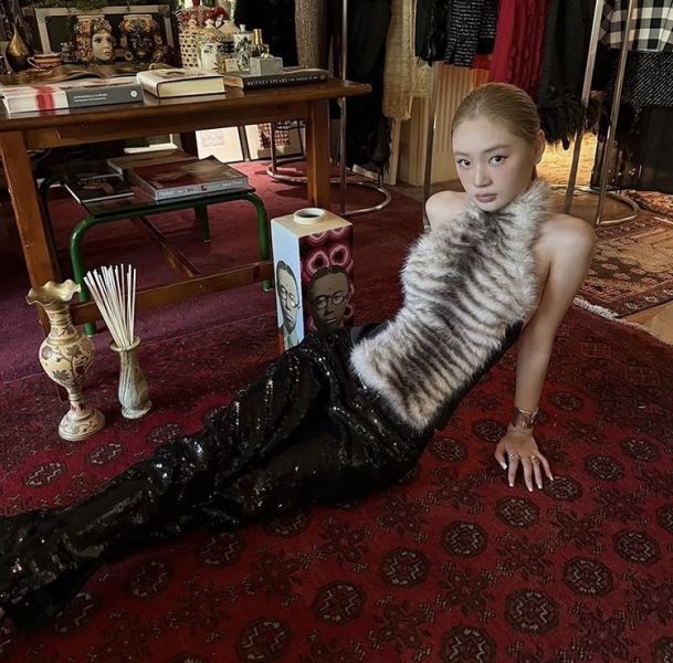 露背質感毛毛動物紋上衣 