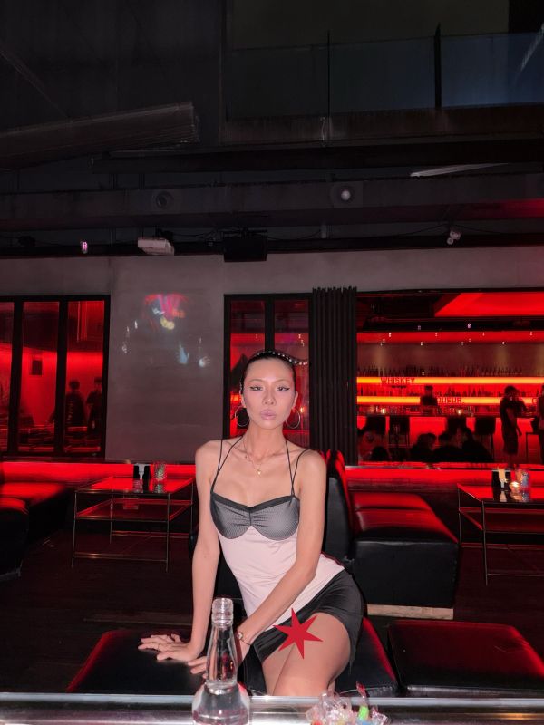 極簡拼色俐落洋裝 