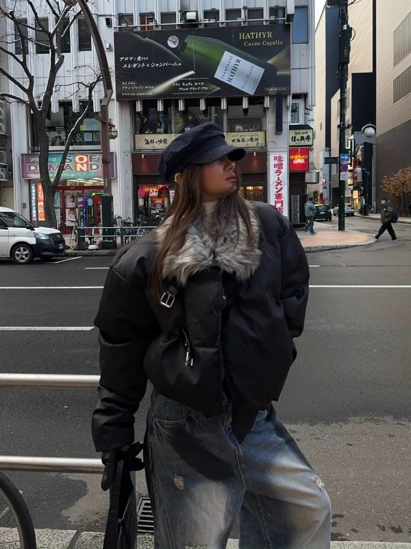 輕盈俐落毛領外套 