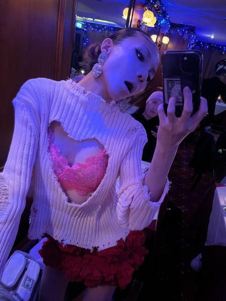 蕾絲螢光粉粉內衣 