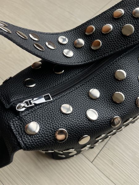 酷五金銀帥皮革包 