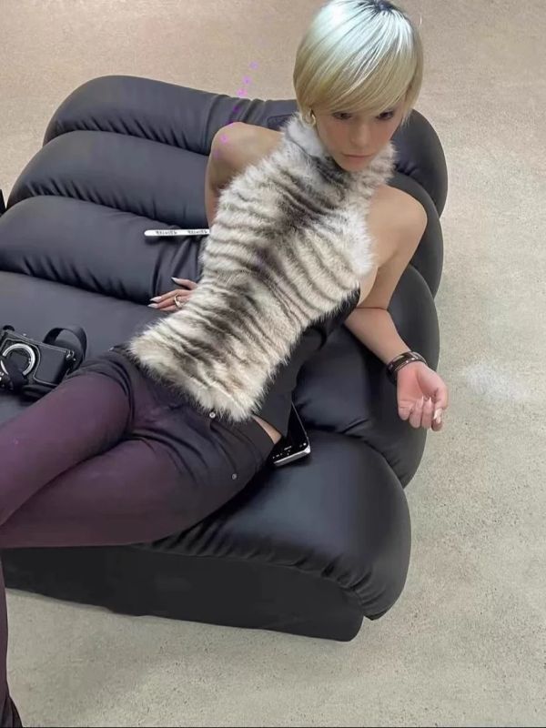 露背質感毛毛動物紋上衣 