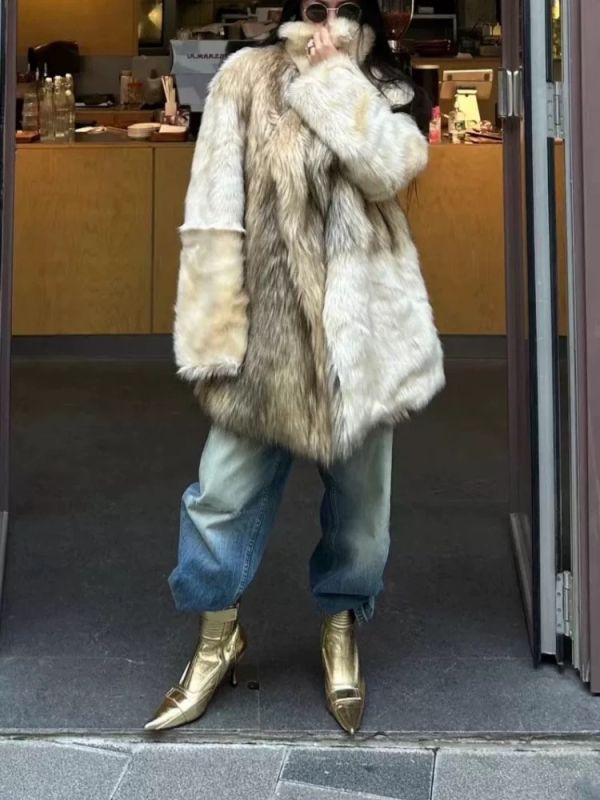 療癒杏色皮草拼接大衣 