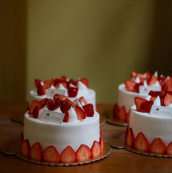 草莓鮮奶油蛋糕（六吋） 