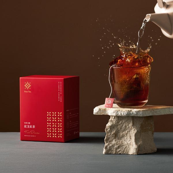 【過年禮盒】瑞羊開泰茶韻禮盒（粹蛋捲32入x1+紅玉紅茶8入／盒） 