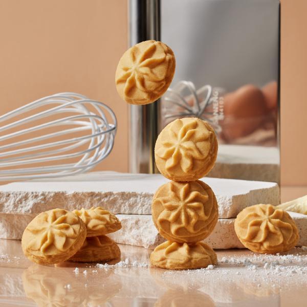 彌月禮盒－綻放輕奢（曲奇x1+粹蛋捲32入x1） 