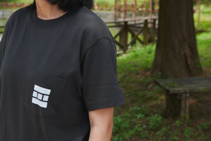 四食五号早餐店 睡好睡飽 吃好吃飽創意口袋t-shirt 大人小孩皆宜 