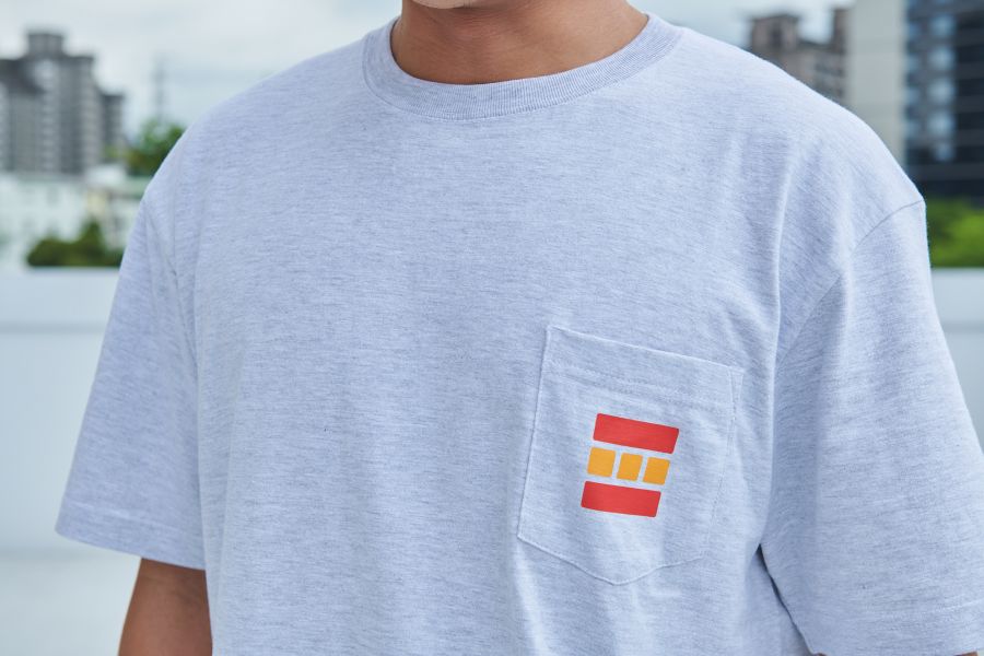 四食五号早餐店 睡好睡飽 吃好吃飽創意口袋t-shirt 大人小孩皆宜 