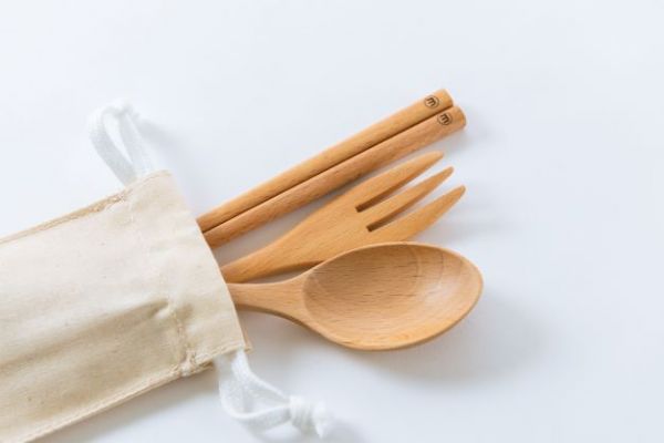 筷套組 筷子 湯匙 叉子 帆布袋 筷子,湯匙,環保筷套組,moment,早餐店,四食五,蔥抓捲餅,辣椒醬,衣服,t-shirt