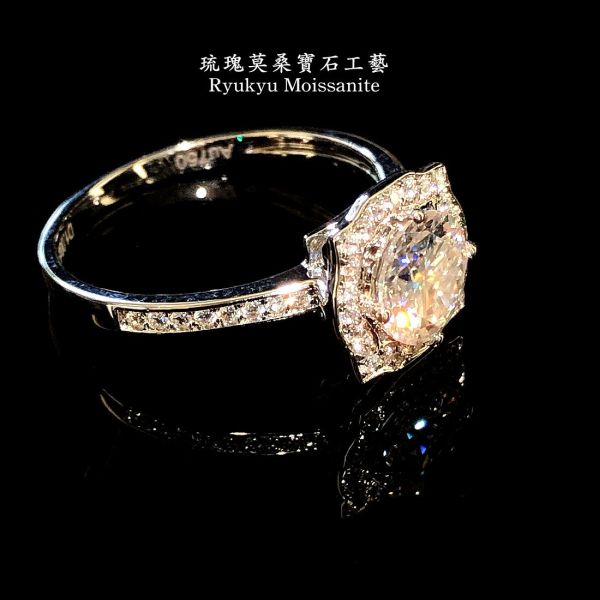 荷葉圓包女戒 美國莫桑石,莫桑鑽,女戒,鑽戒,鑽石,求婚,時尚,百搭,情人節,聖誕節,訂婚,情侶戒,禮物,紀念,週年,耳釘,耳掛,耳線,手鍊,母親節,父親節,尾戒,天然珍珠,黃鑽,藍鑽