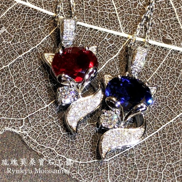 (狐狸吊墜）招桃花神器 美國莫桑石,莫桑鑽,女戒,鑽戒,鑽石,求婚,時尚,百搭,情人節,聖誕節,訂婚,情侶戒,禮物,紀念,週年,耳釘,耳掛,耳線,手鍊,母親節,父親節,尾戒,天然珍珠,黃鑽,藍鑽,客製珠寶,結婚戒指