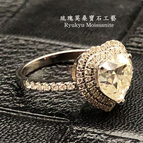 愛心雙圓包 美國莫桑石,莫桑鑽,女戒,鑽戒,鑽石,求婚,時尚,百搭,情人節,聖誕節,訂婚,情侶戒,禮物,紀念,週年,耳釘,耳掛,耳線,手鍊,母親節,父親節,尾戒,天然珍珠,黃鑽,藍鑽