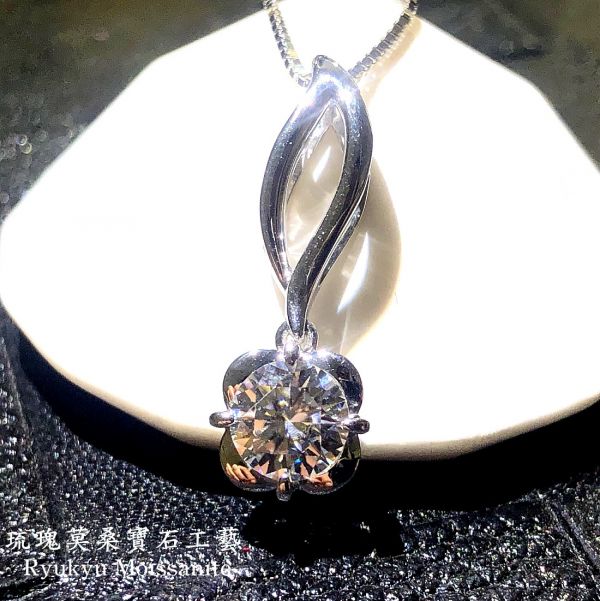 點睛品同款 美國莫桑石,莫桑鑽,女戒,鑽戒,鑽石,求婚,時尚,百搭,情人節,聖誕節,訂婚,情侶戒,禮物,紀念,週年,耳釘,耳掛,耳線,手鍊,母親節,父親節,尾戒,天然珍珠,黃鑽,藍鑽,客製珠寶,結婚戒指
