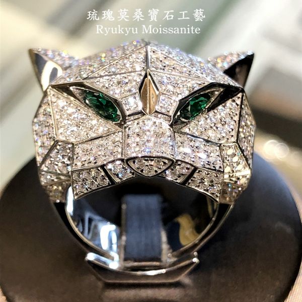 （美洲豹系列）正面豪鑲男戒 美國莫桑石,莫桑鑽,女戒,鑽戒,鑽石,求婚,時尚,百搭,情人節,聖誕節,訂婚,情侶戒,禮物,紀念,週年,耳釘,耳掛,耳線,手鍊,母親節,父親節,尾戒,天然珍珠,黃鑽,藍鑽,客製珠寶,結婚戒指
