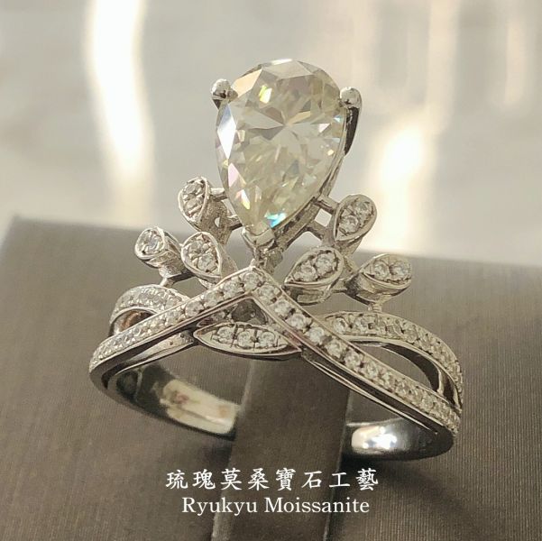 Baby婚戒（水滴皇冠） 美國莫桑石,莫桑鑽,女戒,鑽戒,鑽石,求婚,時尚,百搭,情人節,聖誕節,訂婚,情侶戒,禮物,紀念,週年,耳釘,耳掛,耳線,手鍊,母親節,父親節,尾戒,天然珍珠,黃鑽,藍鑽
