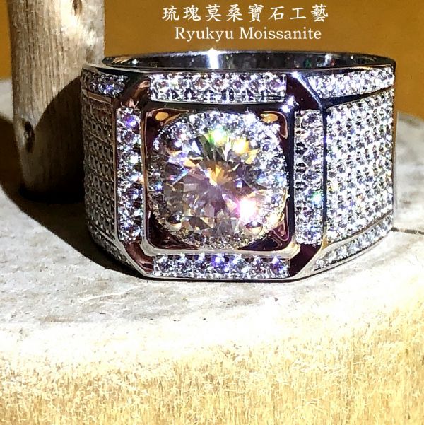 土豪款系列超豪鑲 美國莫桑石,莫桑鑽,女戒,鑽戒,鑽石,求婚,時尚,百搭,情人節,聖誕節,訂婚,情侶戒,禮物,紀念,週年,耳釘,耳掛,耳線,手鍊,母親節,父親節,尾戒,天然珍珠,黃鑽,藍鑽