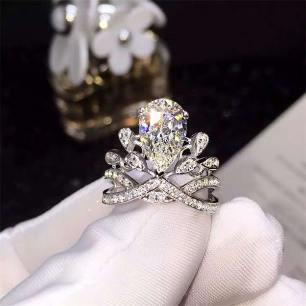 Baby婚戒（水滴皇冠） 美國莫桑石,莫桑鑽,女戒,鑽戒,鑽石,求婚,時尚,百搭,情人節,聖誕節,訂婚,情侶戒,禮物,紀念,週年,耳釘,耳掛,耳線,手鍊,母親節,父親節,尾戒,天然珍珠,黃鑽,藍鑽
