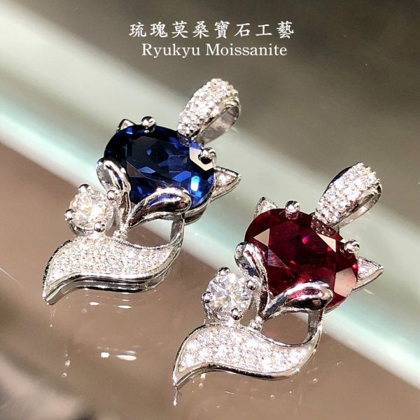 (狐狸吊墜）招桃花神器 美國莫桑石,莫桑鑽,女戒,鑽戒,鑽石,求婚,時尚,百搭,情人節,聖誕節,訂婚,情侶戒,禮物,紀念,週年,耳釘,耳掛,耳線,手鍊,母親節,父親節,尾戒,天然珍珠,黃鑽,藍鑽,客製珠寶,結婚戒指
