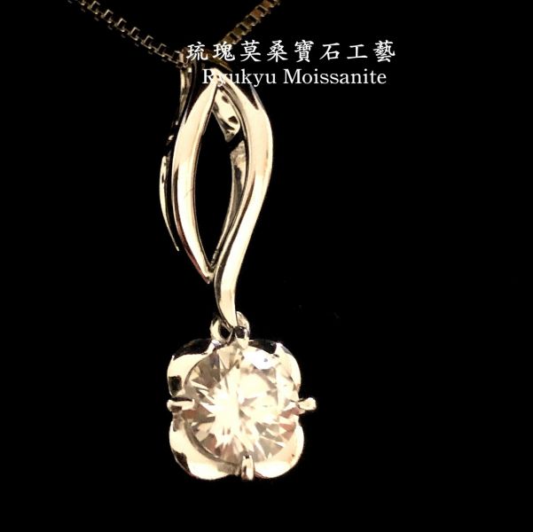 點睛品同款 美國莫桑石,莫桑鑽,女戒,鑽戒,鑽石,求婚,時尚,百搭,情人節,聖誕節,訂婚,情侶戒,禮物,紀念,週年,耳釘,耳掛,耳線,手鍊,母親節,父親節,尾戒,天然珍珠,黃鑽,藍鑽,客製珠寶,結婚戒指
