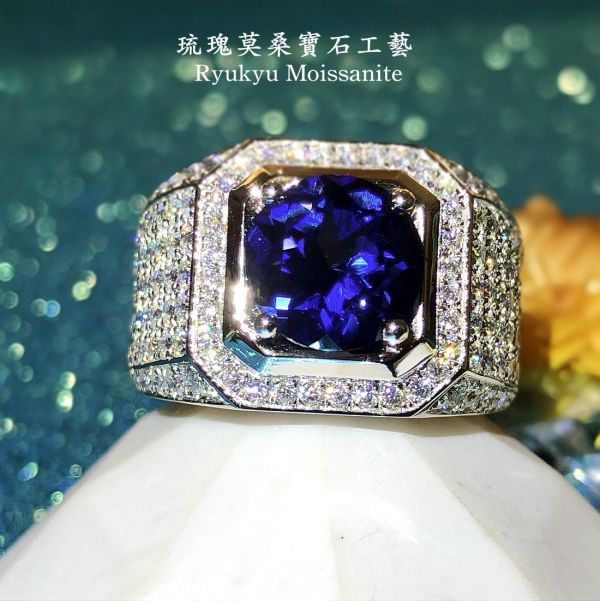 3克拉藍寶擁抱 美國莫桑石,莫桑鑽,女戒,鑽戒,鑽石,求婚,時尚,百搭,情人節,聖誕節,訂婚,情侶戒,禮物,紀念,週年,耳釘,耳掛,耳線,手鍊,母親節,父親節,尾戒,天然珍珠,黃鑽,藍鑽,客製珠寶,結婚戒指