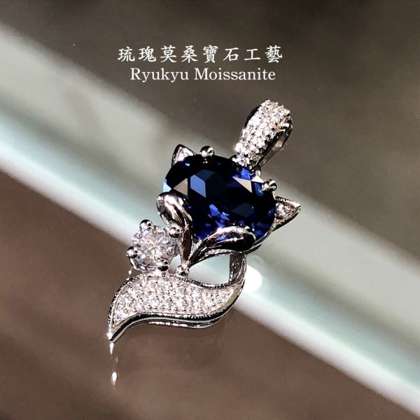(狐狸吊墜）招桃花神器 美國莫桑石,莫桑鑽,女戒,鑽戒,鑽石,求婚,時尚,百搭,情人節,聖誕節,訂婚,情侶戒,禮物,紀念,週年,耳釘,耳掛,耳線,手鍊,母親節,父親節,尾戒,天然珍珠,黃鑽,藍鑽,客製珠寶,結婚戒指