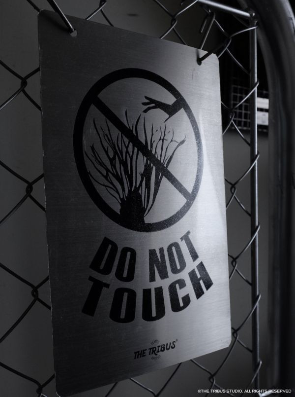 DO NOT TOUCH Warning Sign請勿觸碰警示牌 
