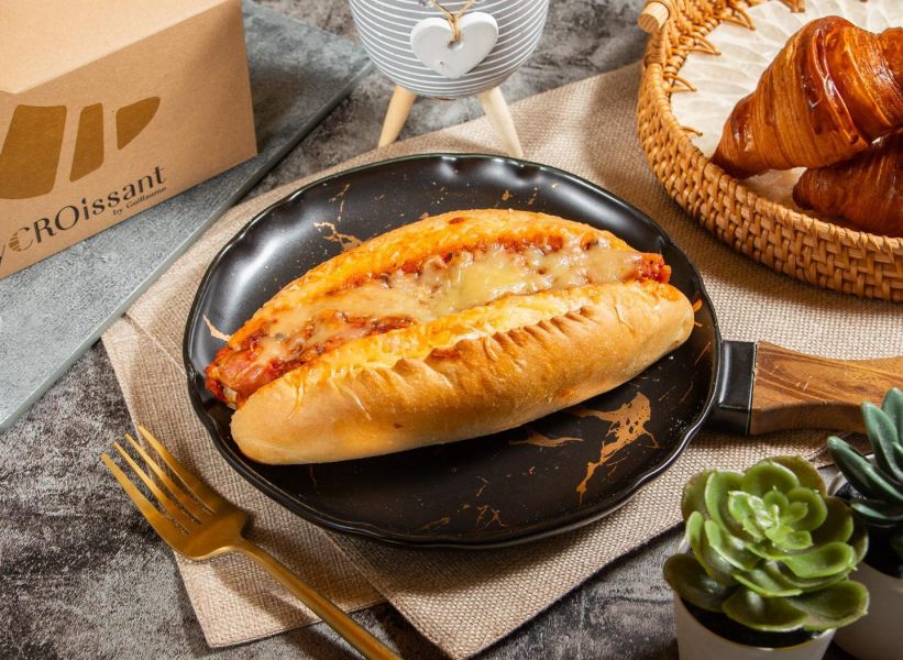 Hot Dog Soft Bread Bolognese 吉愛肉醬熱狗軟法 