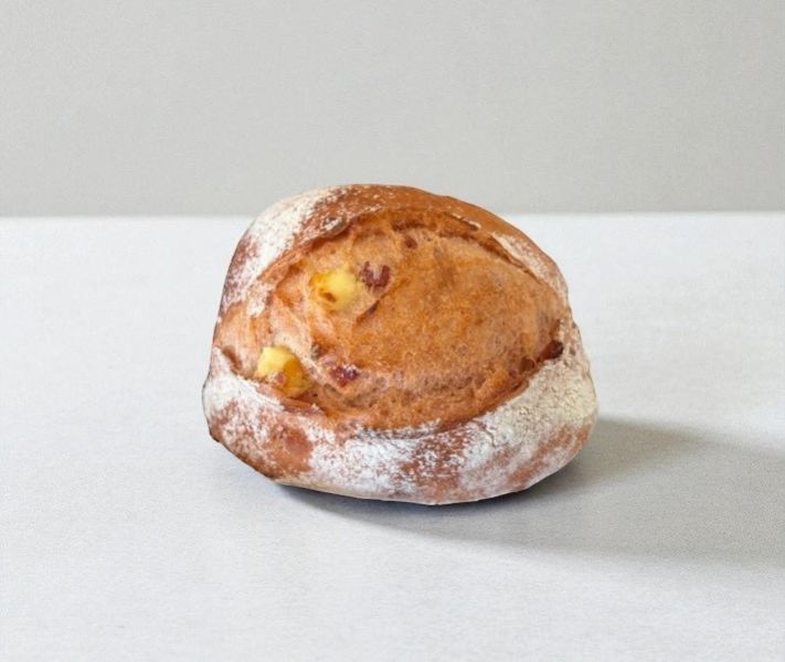 Red Yeast Rice Bacon Cheese Japanese Soft Bread 紅麴培根起士吉軟法 
