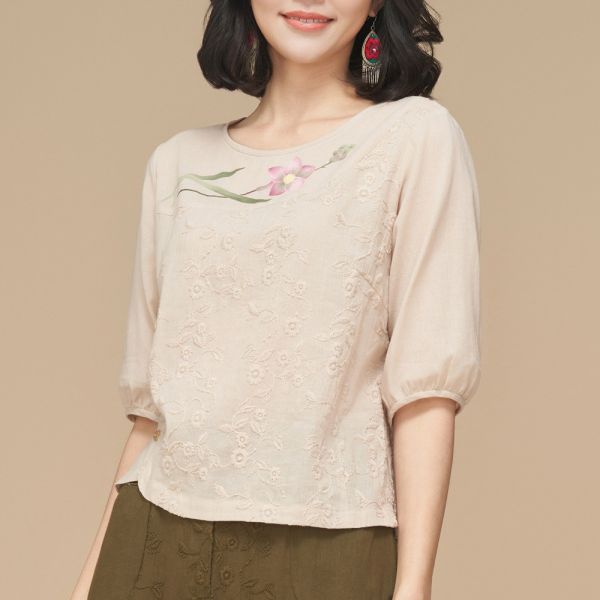 手繪刺繡俏麗上衣 