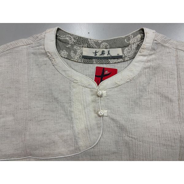 刺繡圓弧袖上衣 