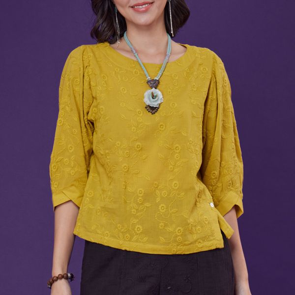 刺繡七分袖上衣 