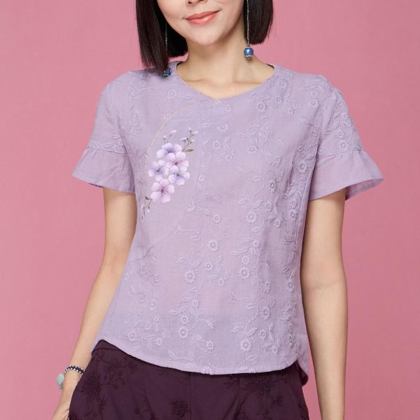 手繪刺繡荷葉袖上衣 