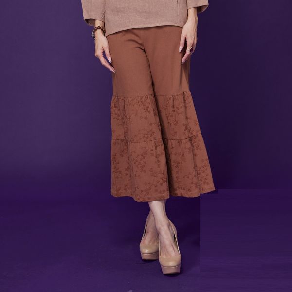 刺繡浪漫蛋糕褲 