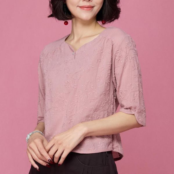 刺繡俏麗七分袖上衣 