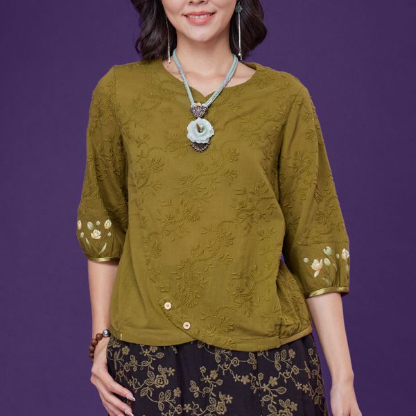刺繡手繪花苞上衣 