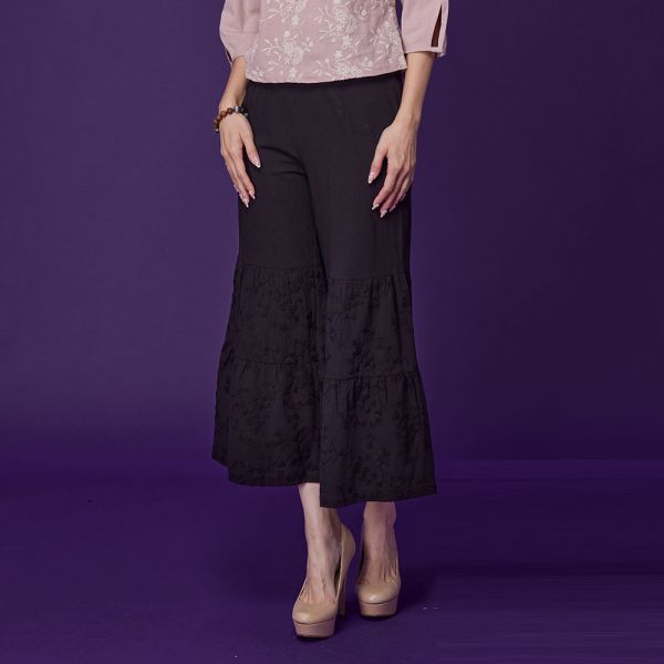 刺繡浪漫蛋糕褲 