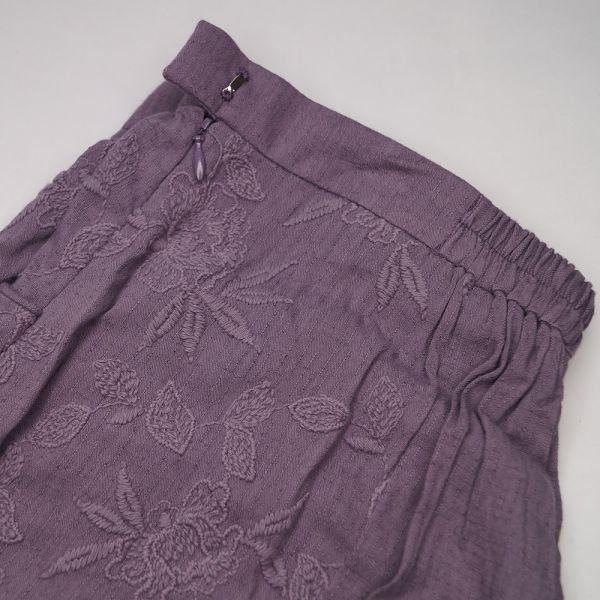刺繡剪接七分褲 