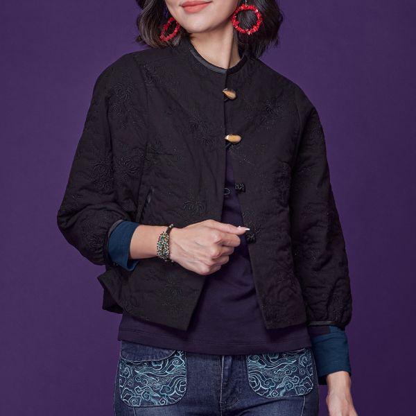 刺繡鋪棉造型斗篷 