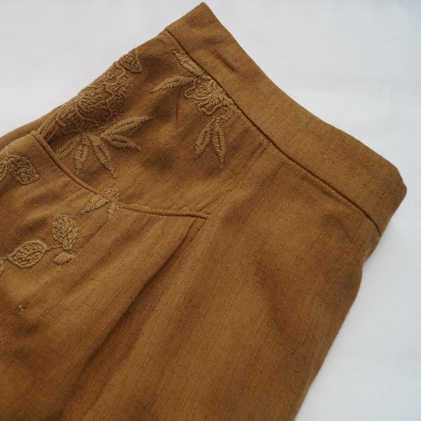 刺繡剪接七分褲 