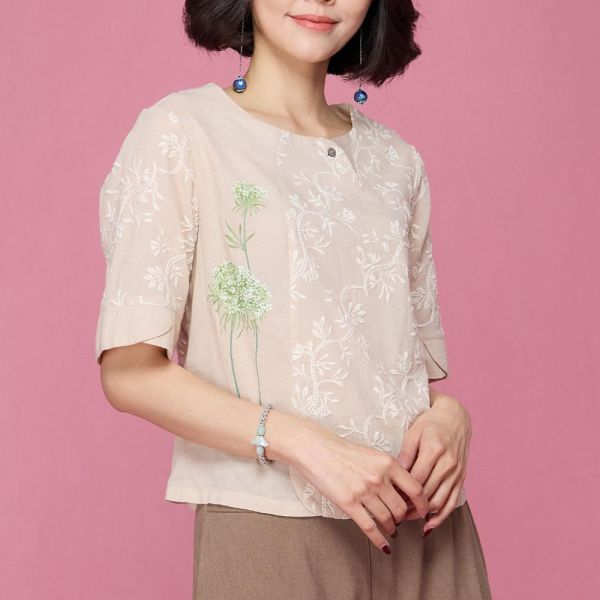 手繪刺繡圓弧上衣 