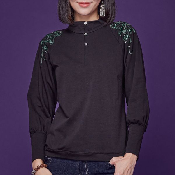 刺繡雲肩花苞袖T桖 