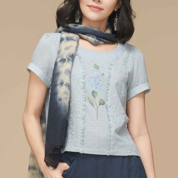 手繪刺繡俏麗上衣 