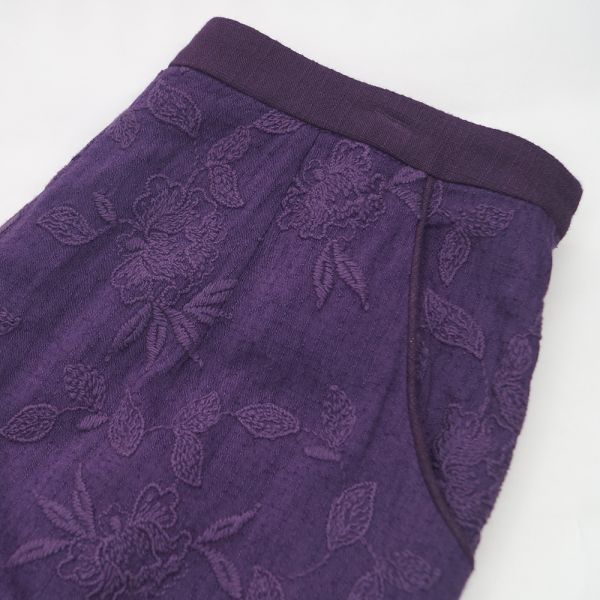 刺繡荷葉五分褲 