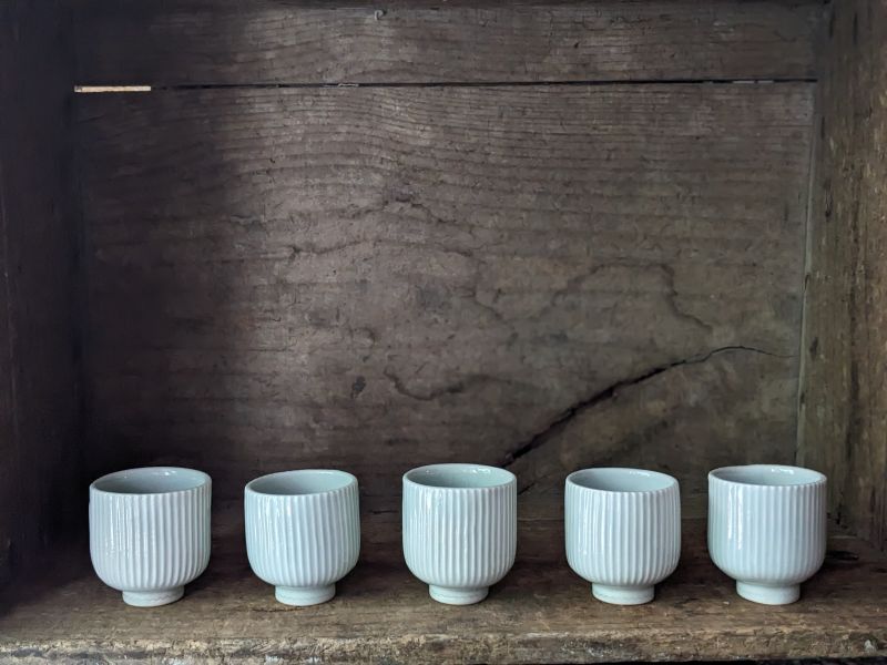 張慢 青瓷壓紋茶杯 