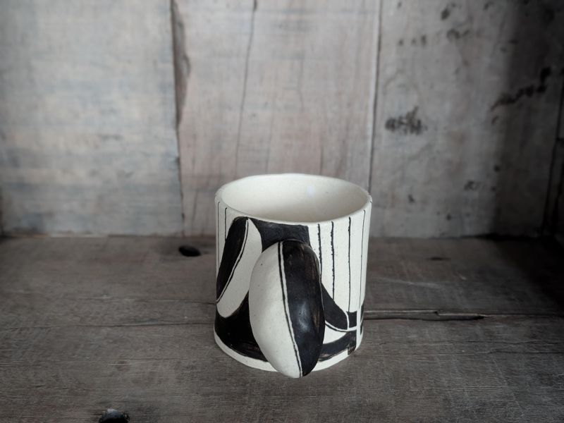 椪小雨 個展 杯-7 陶藝 陶土 手工器皿 傷痕 療癒 可愛 自我療癒 陶器 家飾 藝術 雕塑