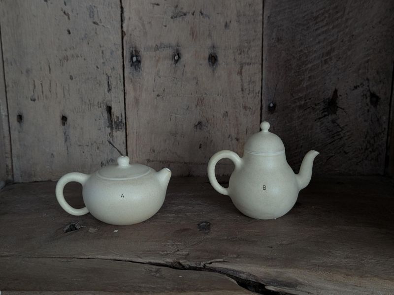 燻 陶 漫 行 ｜壺5 陶藝 陶土 手工器皿 豬口杯 陶器 家飾 藝術 雕塑 茶壺 茶具 鶯歌 咖啡杯
花器 缽 側把壺 豆皿 盤缽 片口
