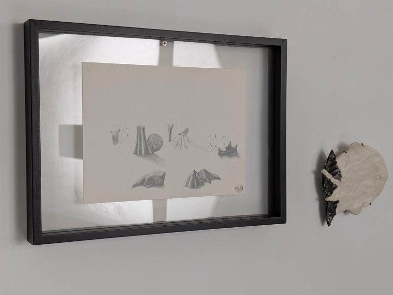 椪小雨 個展 素描畫-2 陶藝 陶土 手工器皿 傷痕 療癒 可愛 自我療癒 陶器 家飾 藝術 雕塑