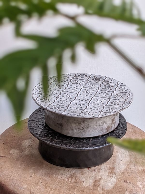 陳伯函 花紋高台 