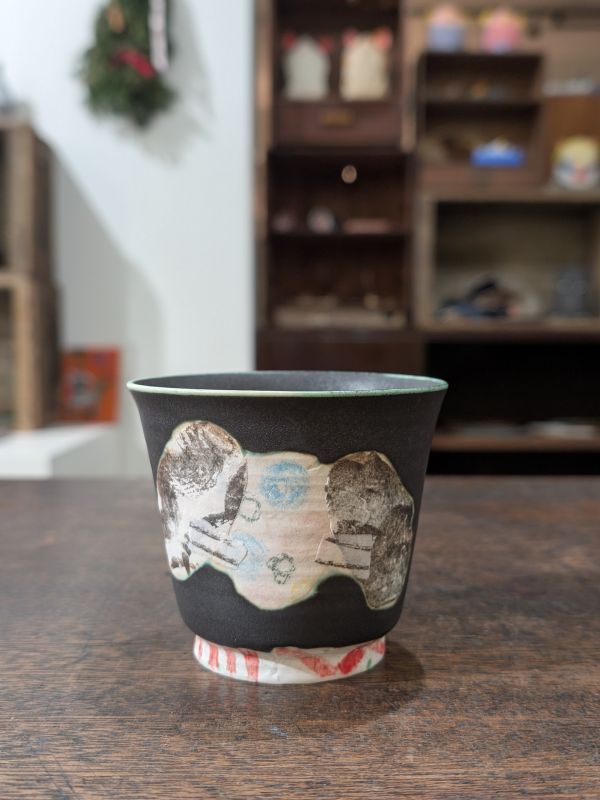 林盼妮 拼貼風格水杯 台灣作家 陶藝家 陶藝 慢慢生活美 展覽 gallery